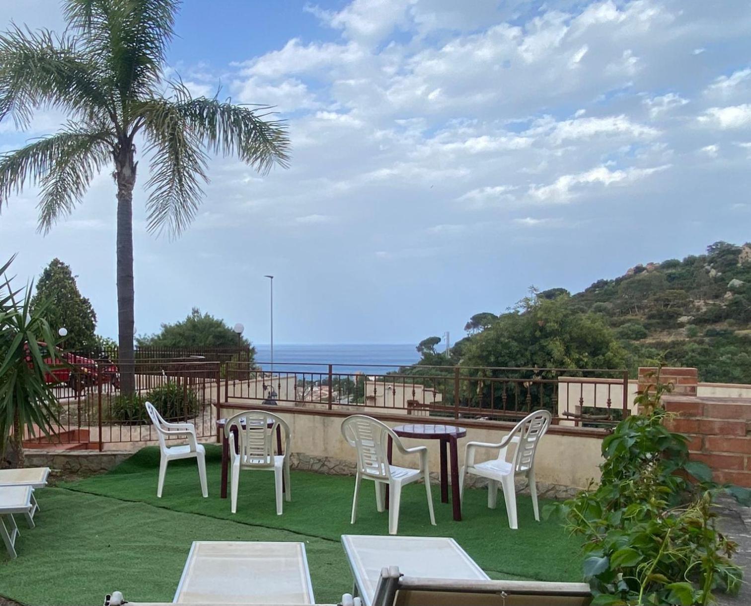 Amerigo Casa Vacanza Lejlighed Cefalù Eksteriør billede